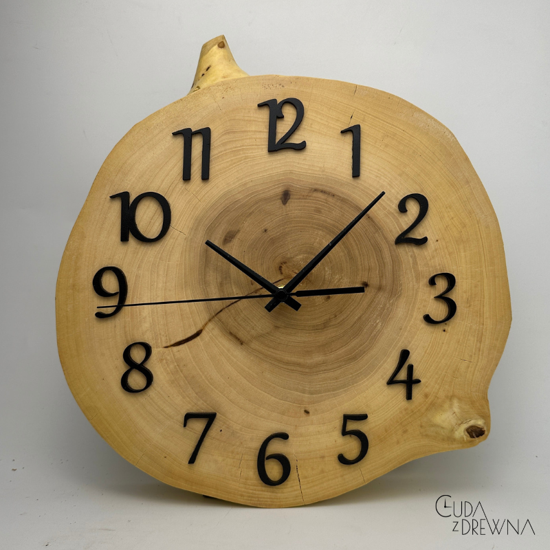 zegar-drewniany-wiąz