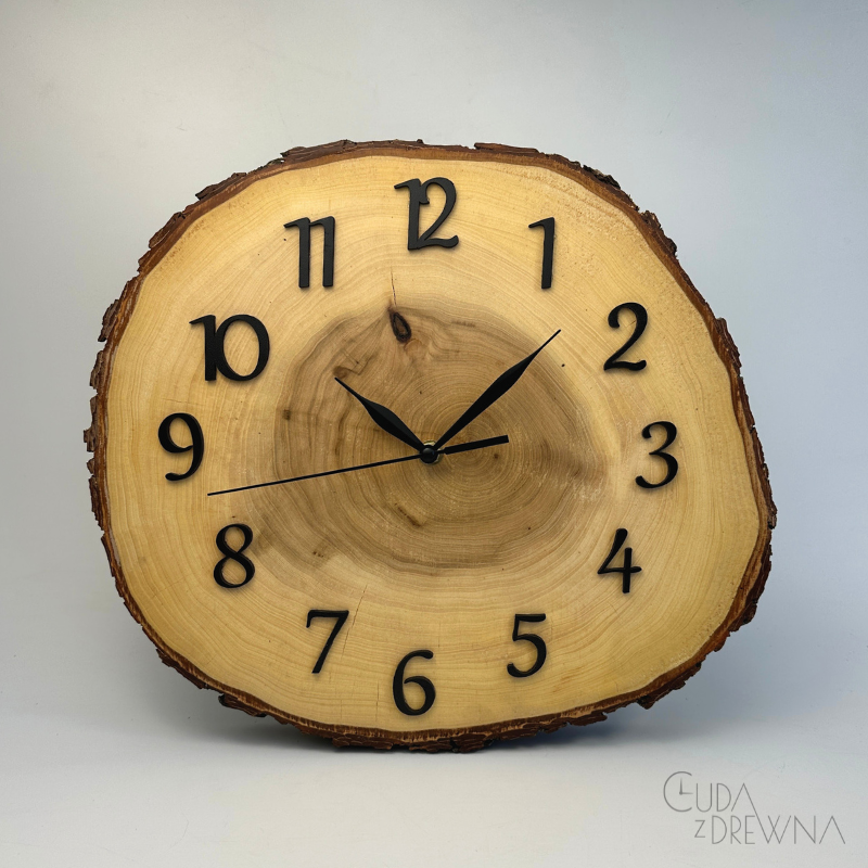 drewniany-zegar-z-plastra-wiązu