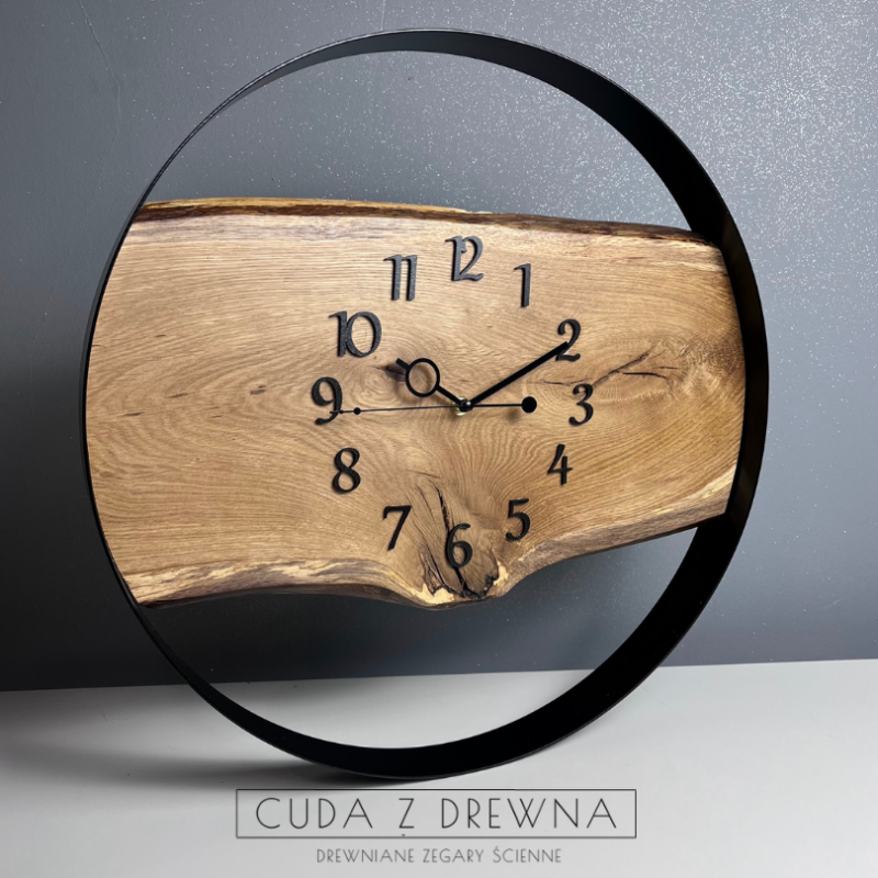 drewniany-zegar-na-ścianę-personalizowany