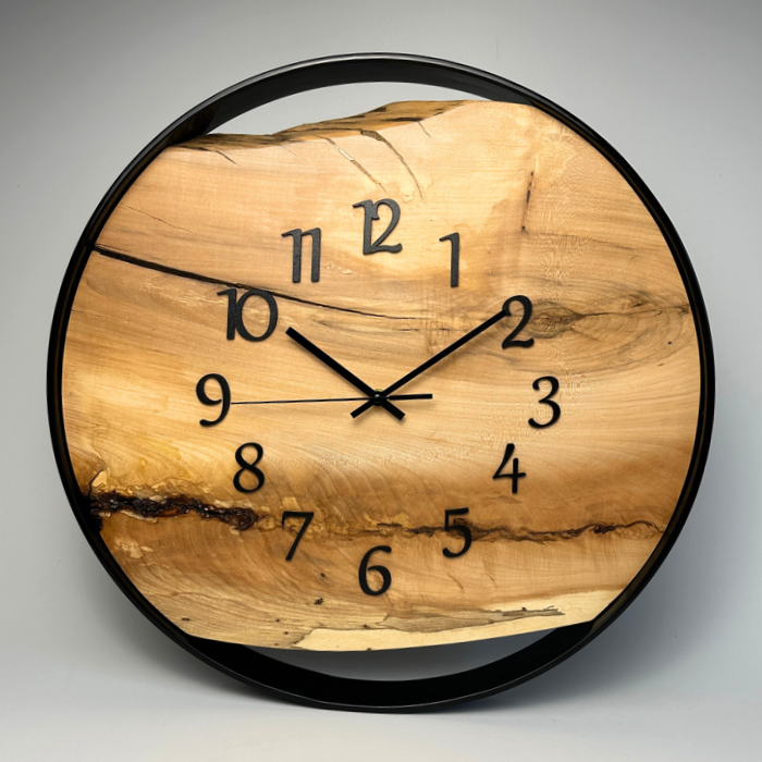 Drewniany-zegar-w-obręczy-na-zamówienie