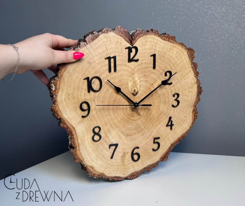 unikatowy-drewniany-zegar
