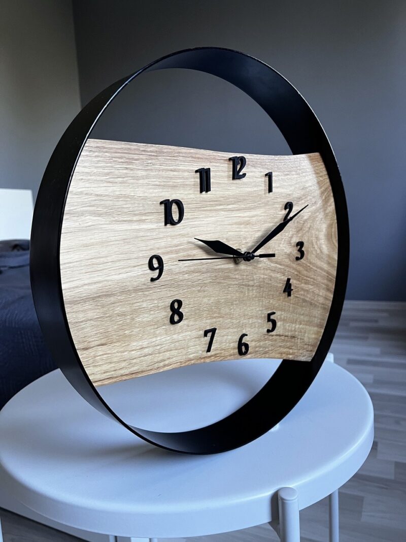 drewniany zegar wiszący