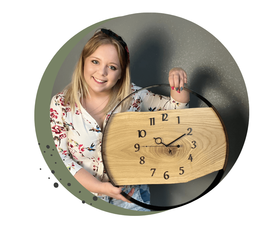 drewniany-zegar-w-stalowej-obręczy-twórca-produktu