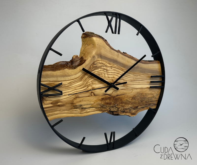 drewno-oliwne-zegar-na-ścianę