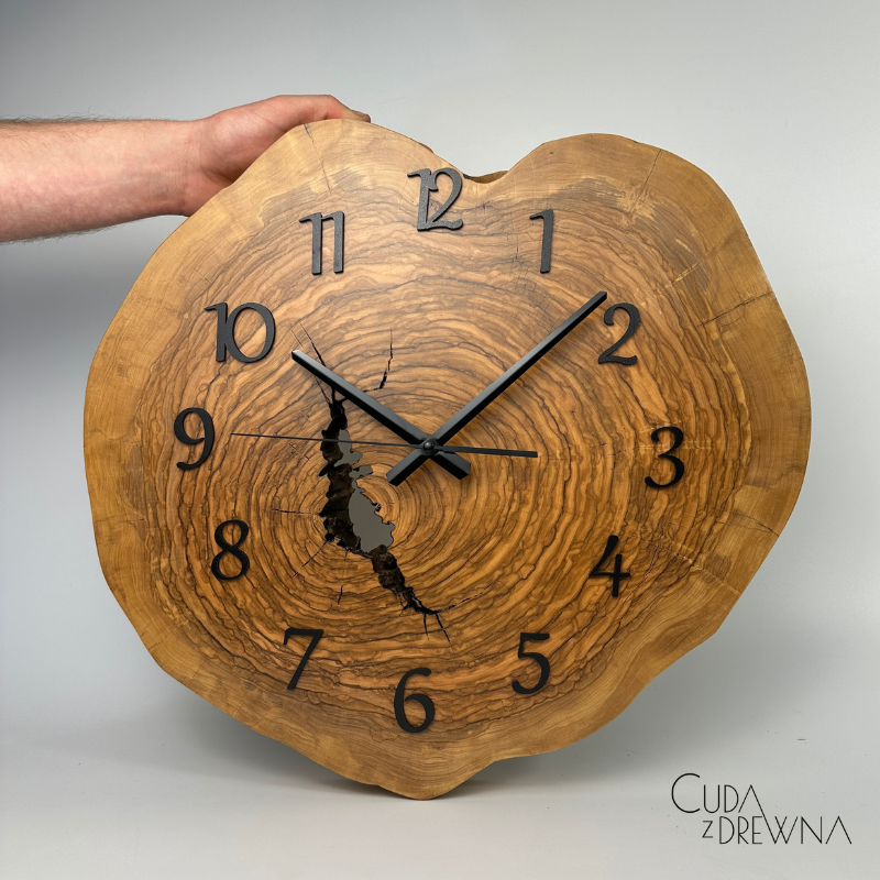 drewno-oliwne-zegar-ścienny