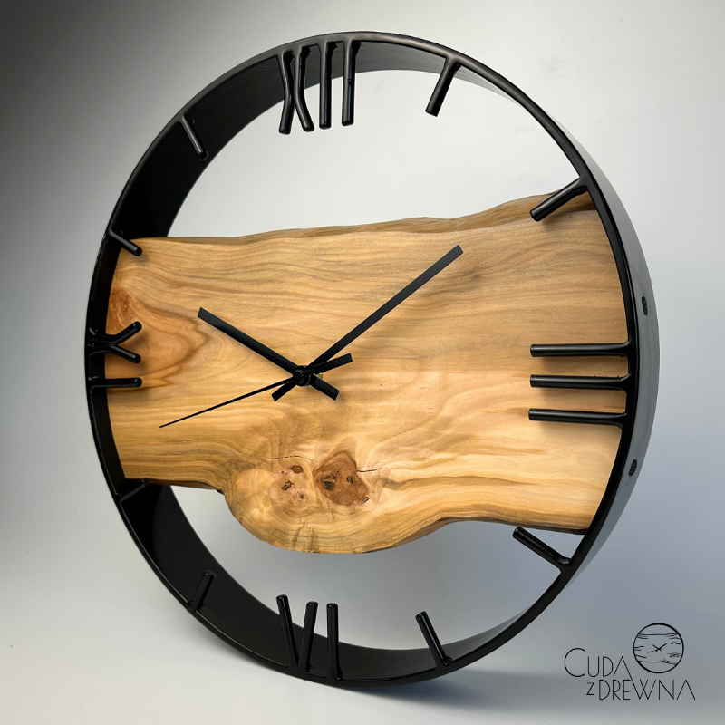drewniany-zegar-w-obreczy
