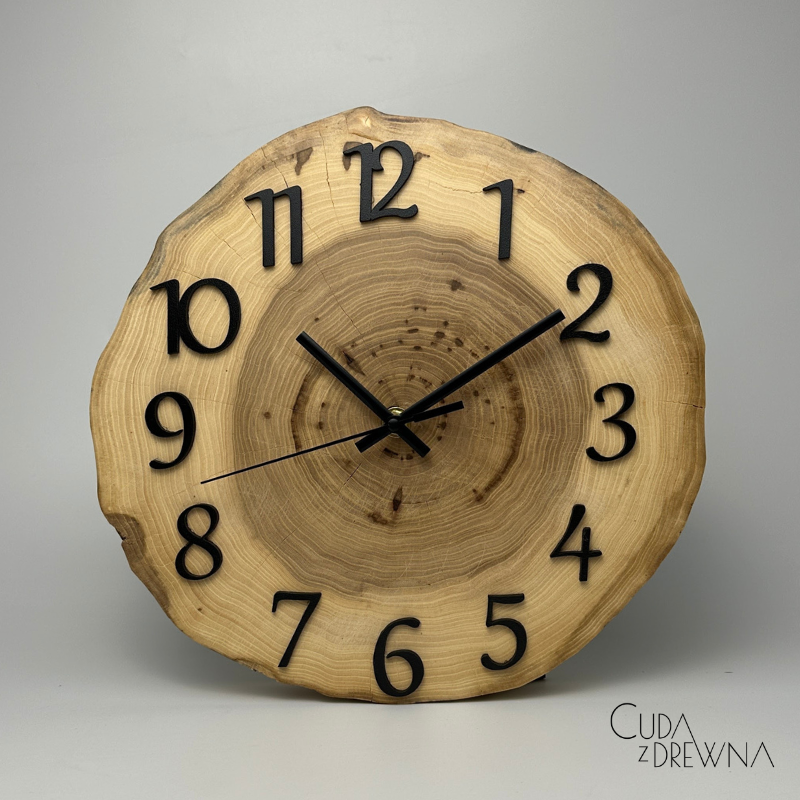 drewniany-zegar-wiąz