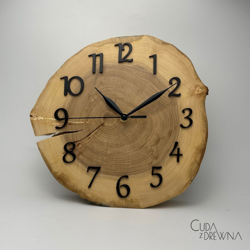 zegar-drewniany-wiąz-gotowy